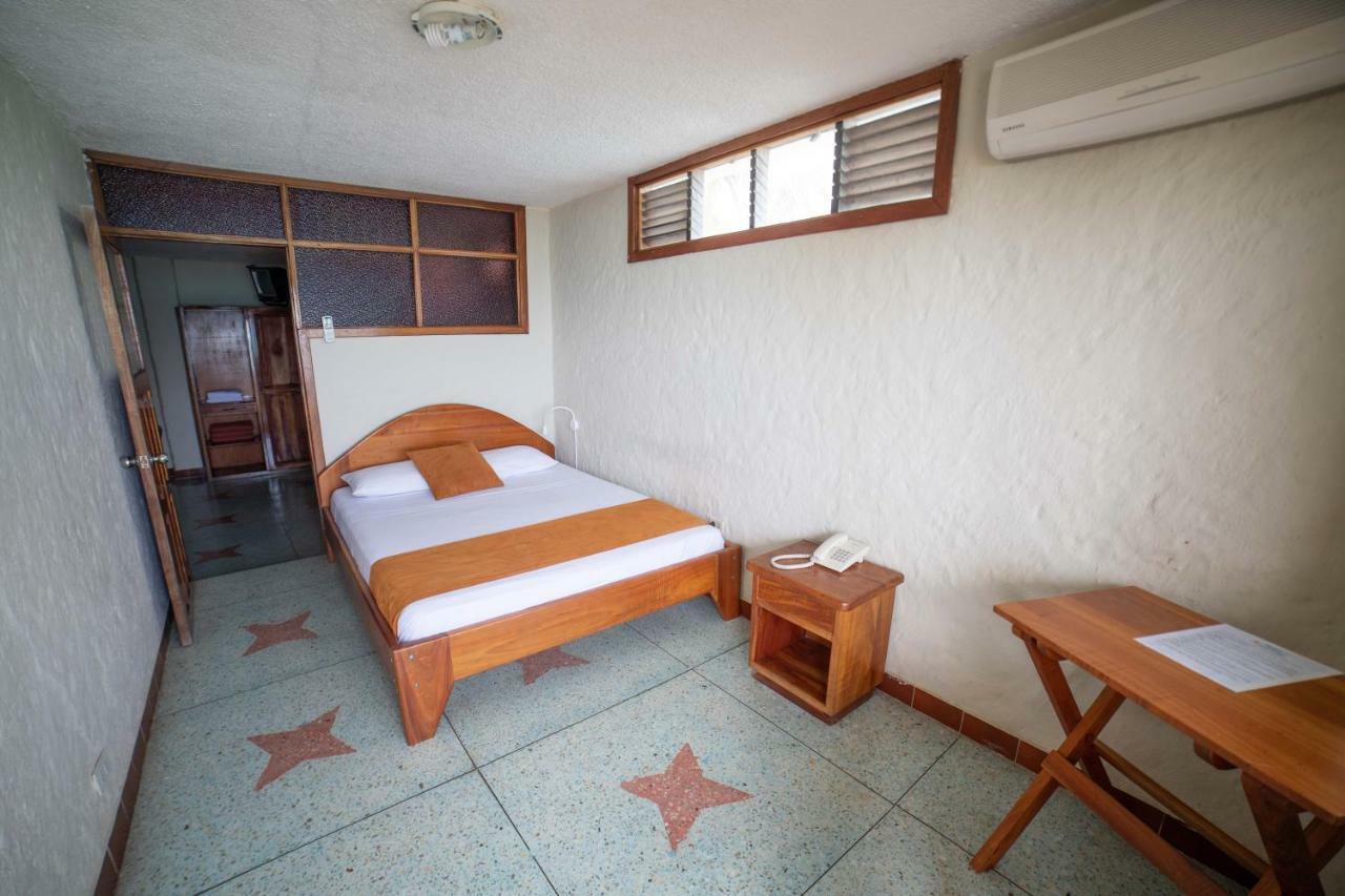 Hostal Estrella De Mar Puerto Ayora  Ngoại thất bức ảnh
