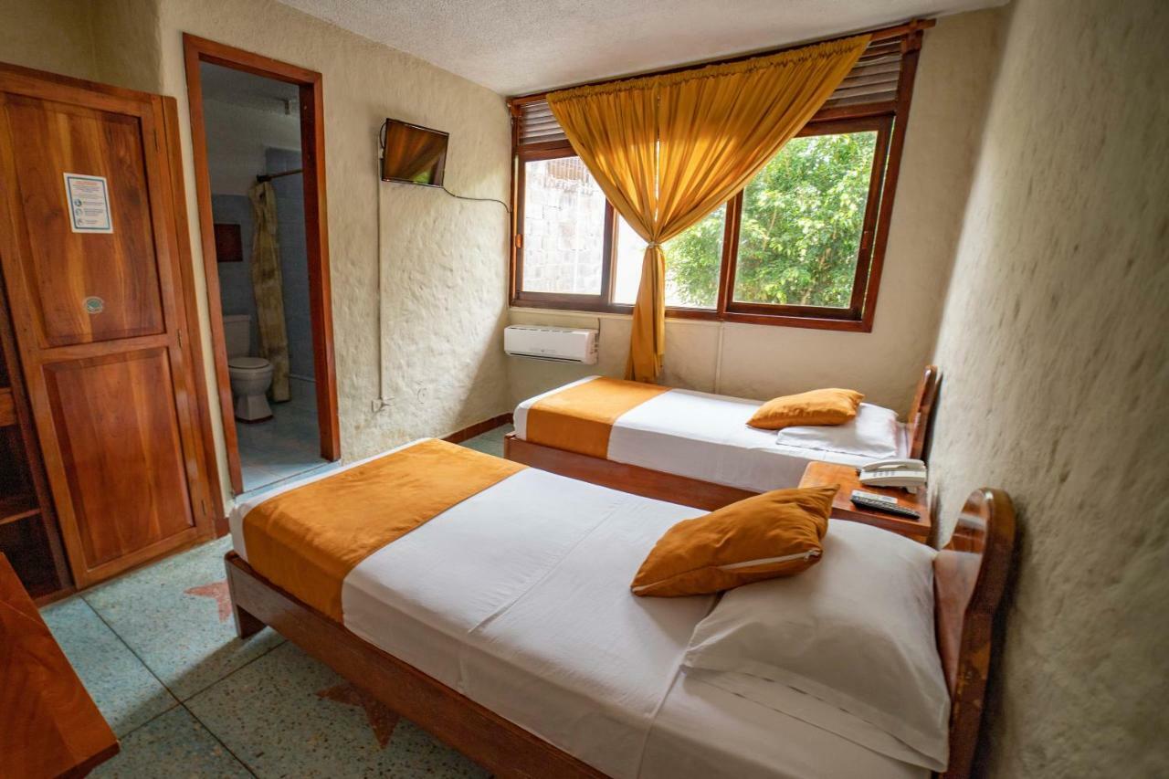 Hostal Estrella De Mar Puerto Ayora  Ngoại thất bức ảnh